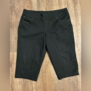 Black time and tru capris xxl